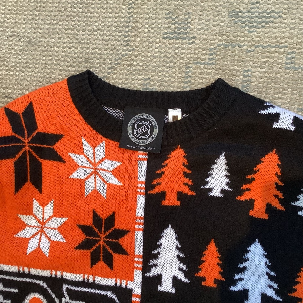 Philadelphia Flyers Sweater NHL Hockey Christmas Knit Men’s Med NWOT - Picture 4 of 4